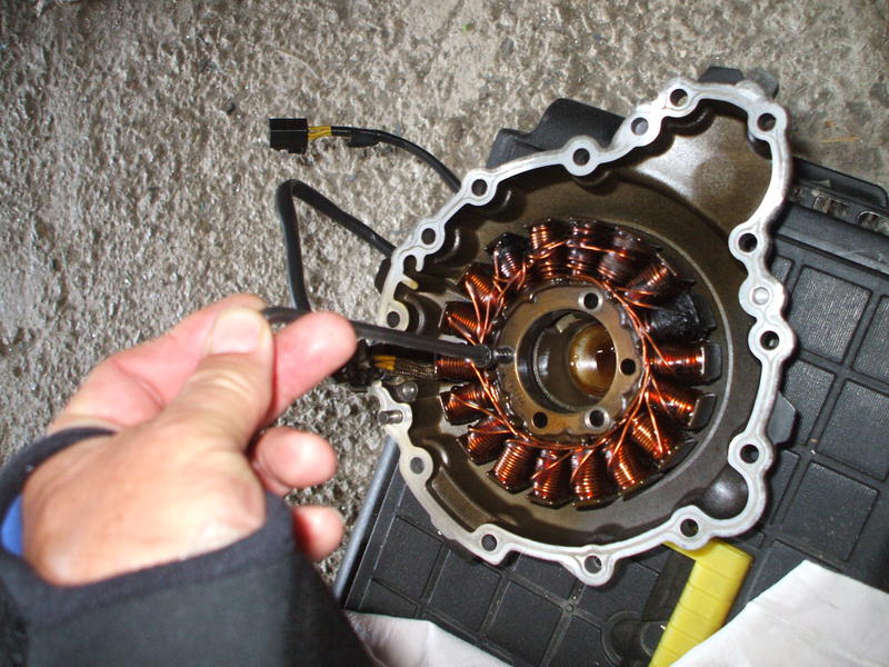 Demontage carter alternateur street triple